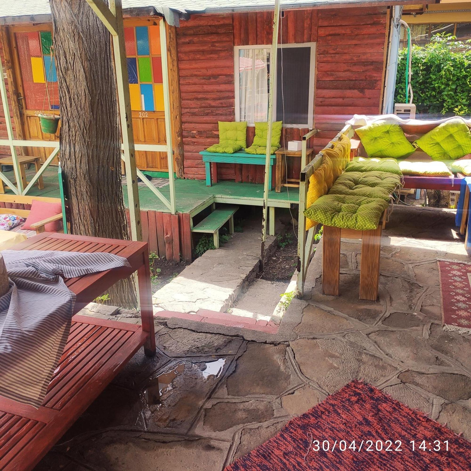 Side Tuana Garden Home Exterior foto